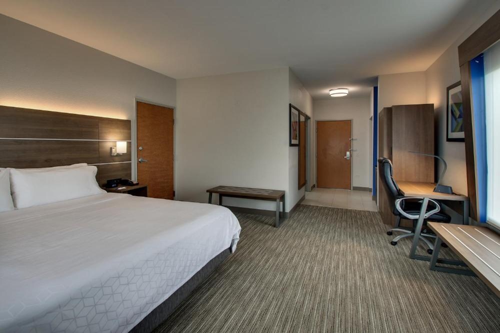 Holiday Inn Express Hotel & Suites Waukegan/Gurnee