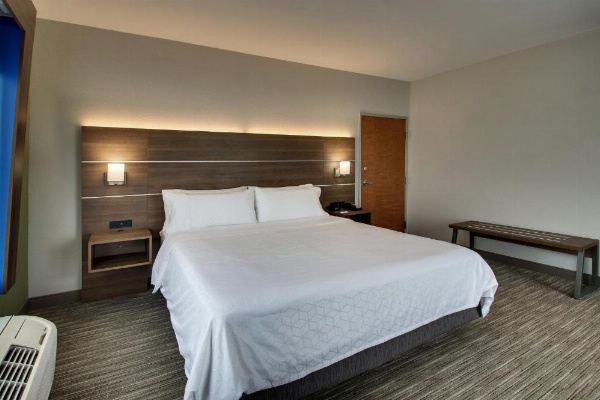 Holiday Inn Express Hotel & Suites Waukegan/Gurnee image 8