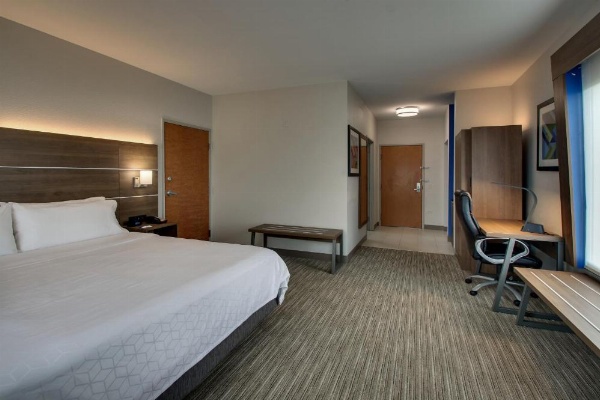 Holiday Inn Express Hotel & Suites Waukegan/Gurnee image 9